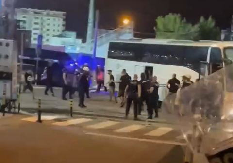 OPŠTI HAOS U NOVOM PAZARU: Navijači se posle utakmice sukobili sa policijom!